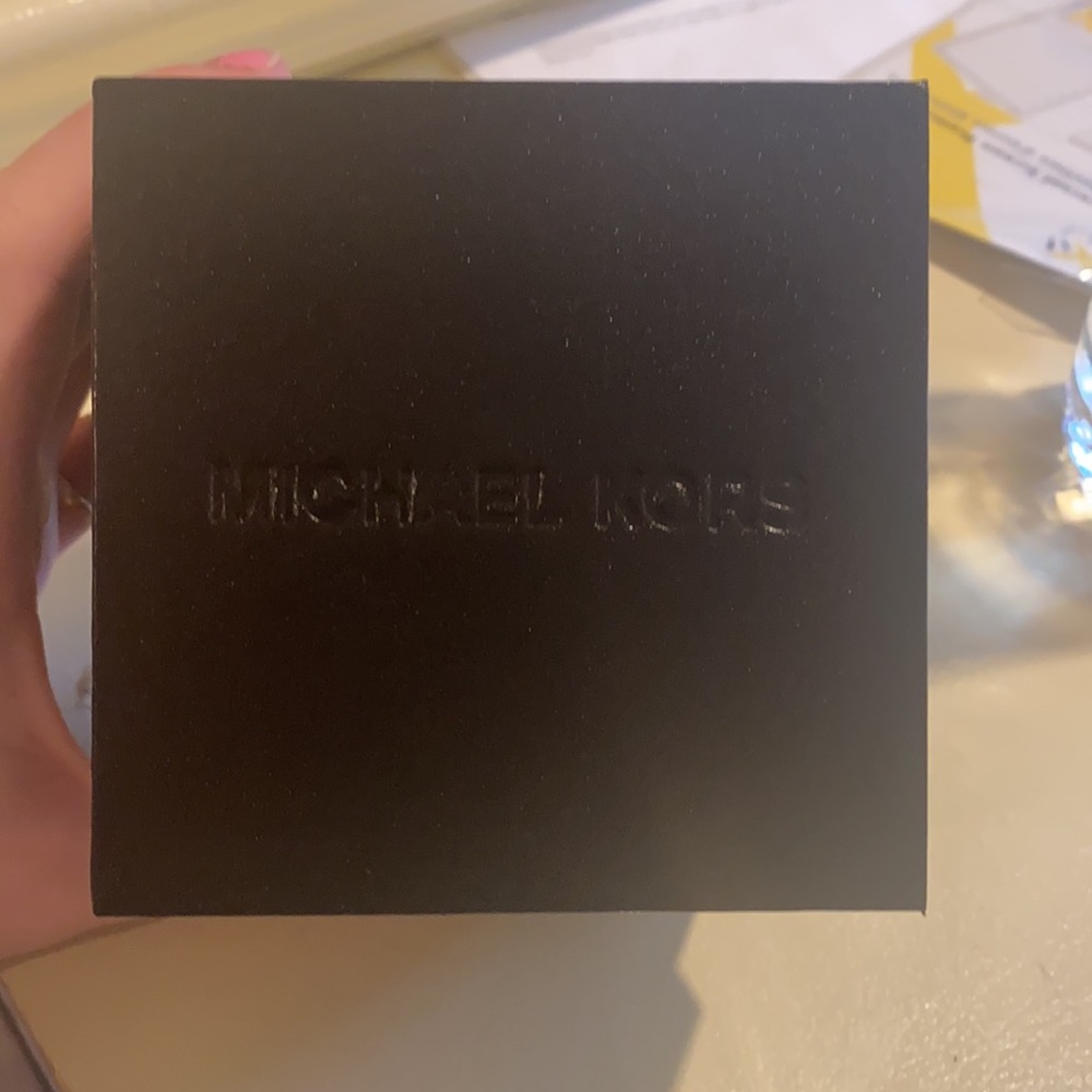 Michael Kors two tone watch with links and box - Picture 11 of 11